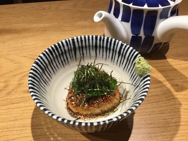 焼きおにぎり出汁茶漬け