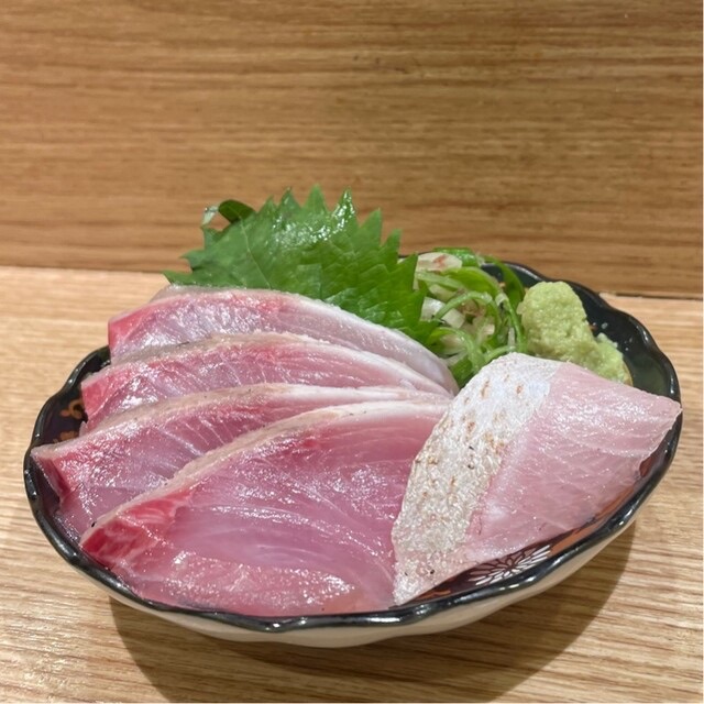 텐넨 간파치 아부리 사시(생참다랑어 구이 사시미)