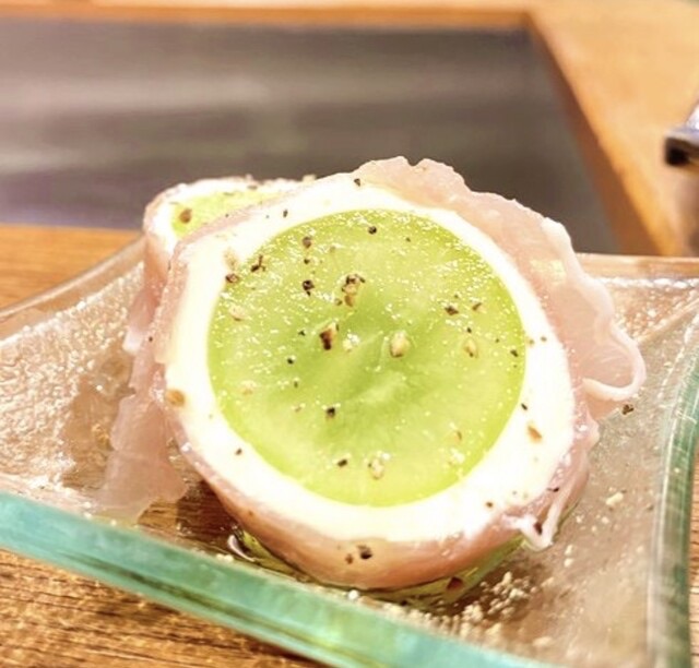 シャインマスカット&チーズの生ハム包み